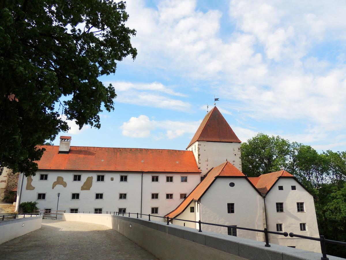 Gaestehaus Maelzerei Auf Schloss Neuburg Am Inn מראה חיצוני תמונה